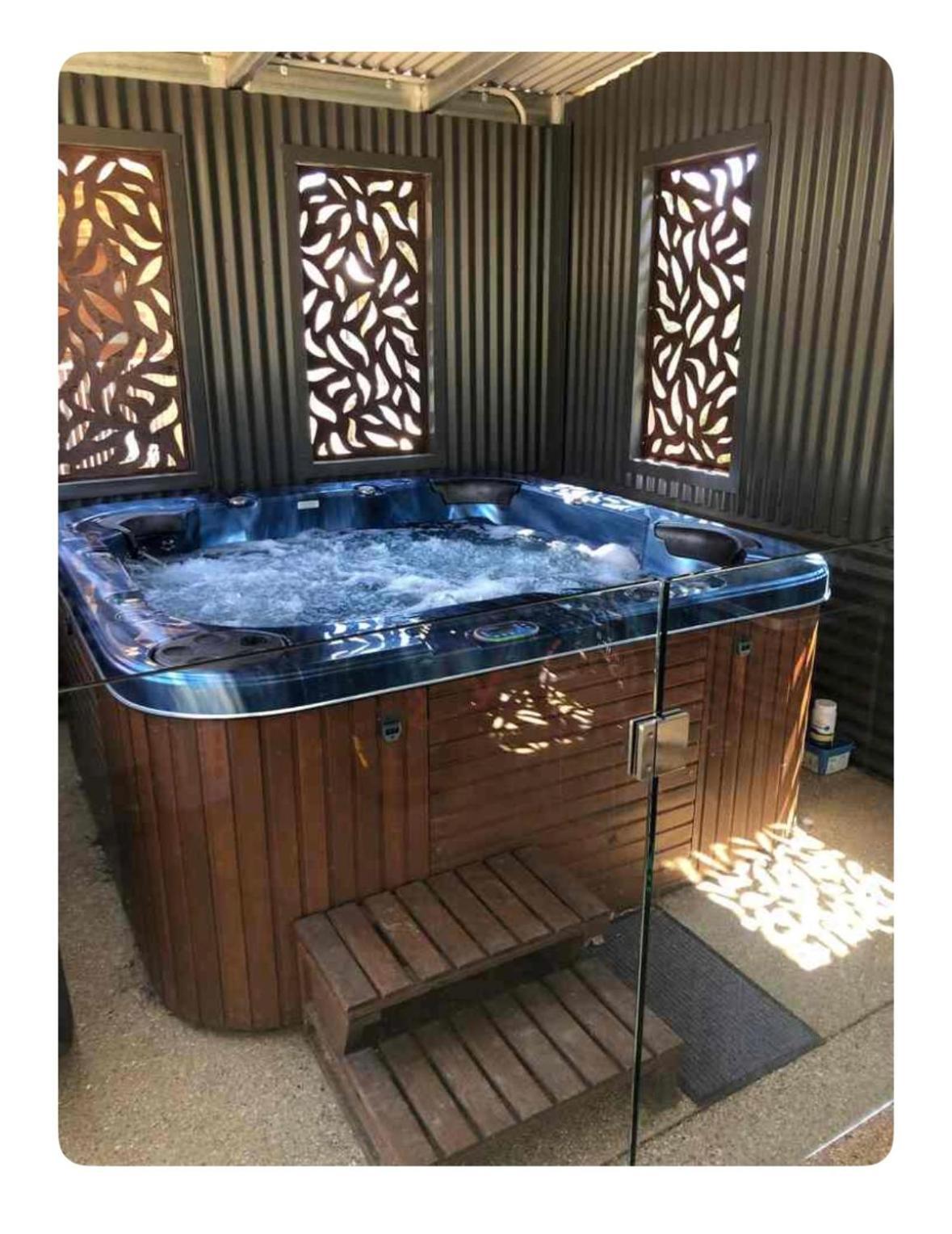 Semi-Private Half House With Games Room & Jacuzzi In Maiden Gully, Μπέντιγκο Εξωτερικό φωτογραφία